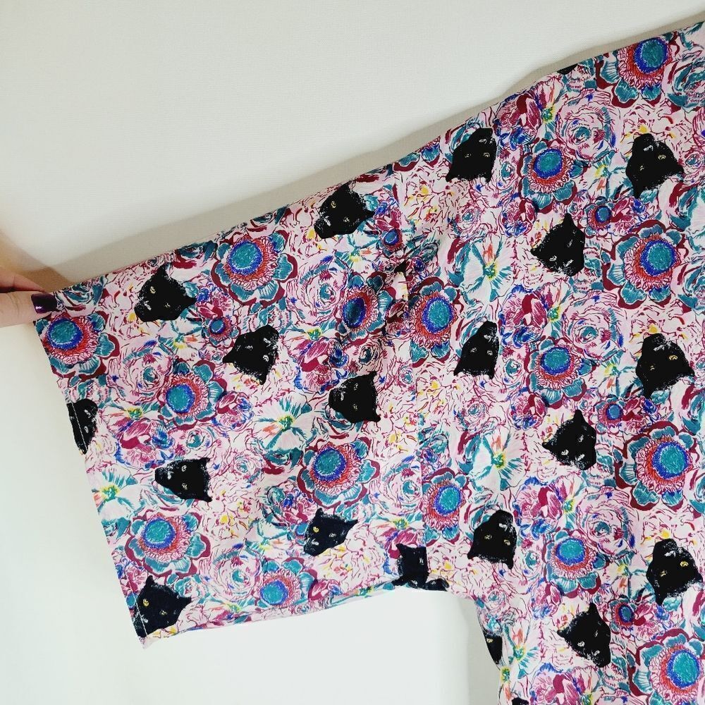 Black Panthers Multicolor Open Front Cover-Up - Picture 6 of 10